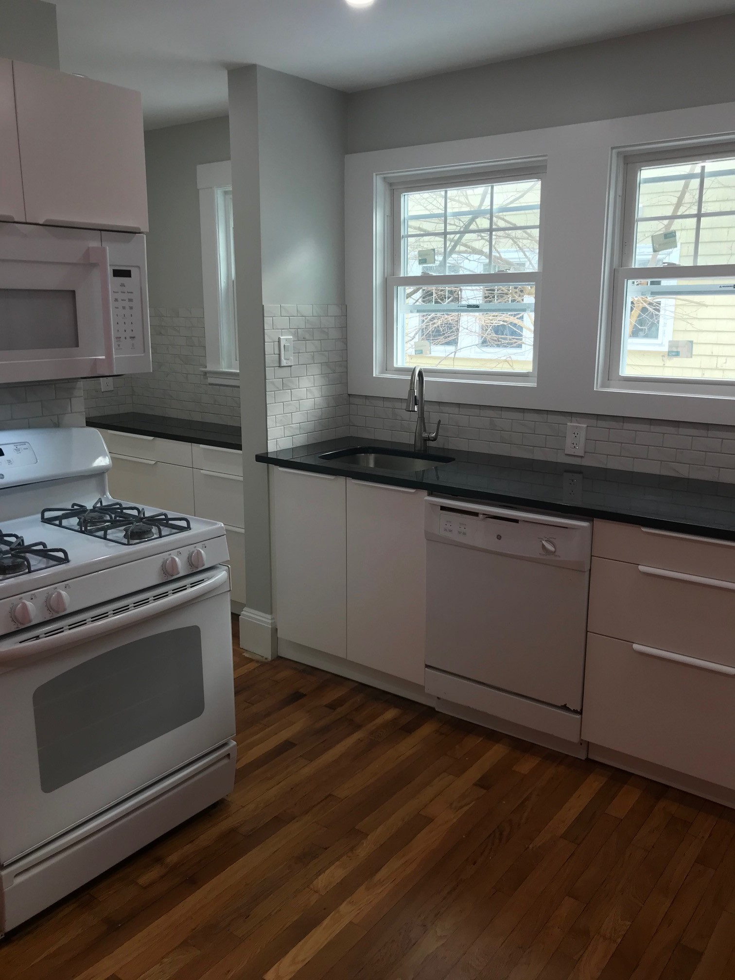 Photos of apartment on Willoughby St.,Boston MA 02135