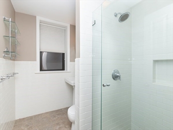 5 bed, 2.5 bath apartment for rent at 2021 Commonwealth Ave Unit C, Brighton — photo 5 of 28
