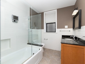 5 bed, 2.5 bath apartment for rent at 2021 Commonwealth Ave Unit C, Brighton — photo 7 of 28