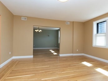 5 bed, 2.5 bath apartment for rent at 2021 Commonwealth Ave Unit C, Brighton — photo 20 of 28