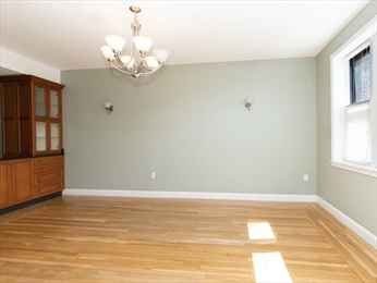 5 bed, 2.5 bath apartment for rent at 2021 Commonwealth Ave Unit C, Brighton — photo 21 of 28