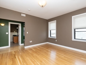 5 bed, 2.5 bath apartment for rent at 2021 Commonwealth Ave Unit C, Brighton — photo 23 of 28