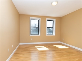 5 bed, 2.5 bath apartment for rent at 2021 Commonwealth Ave Unit C, Brighton — photo 12 of 28