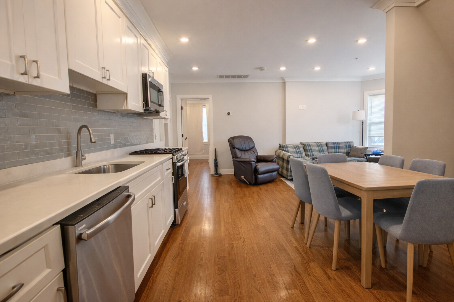 Photos of apartment on Franklin St.,Boston MA 02134