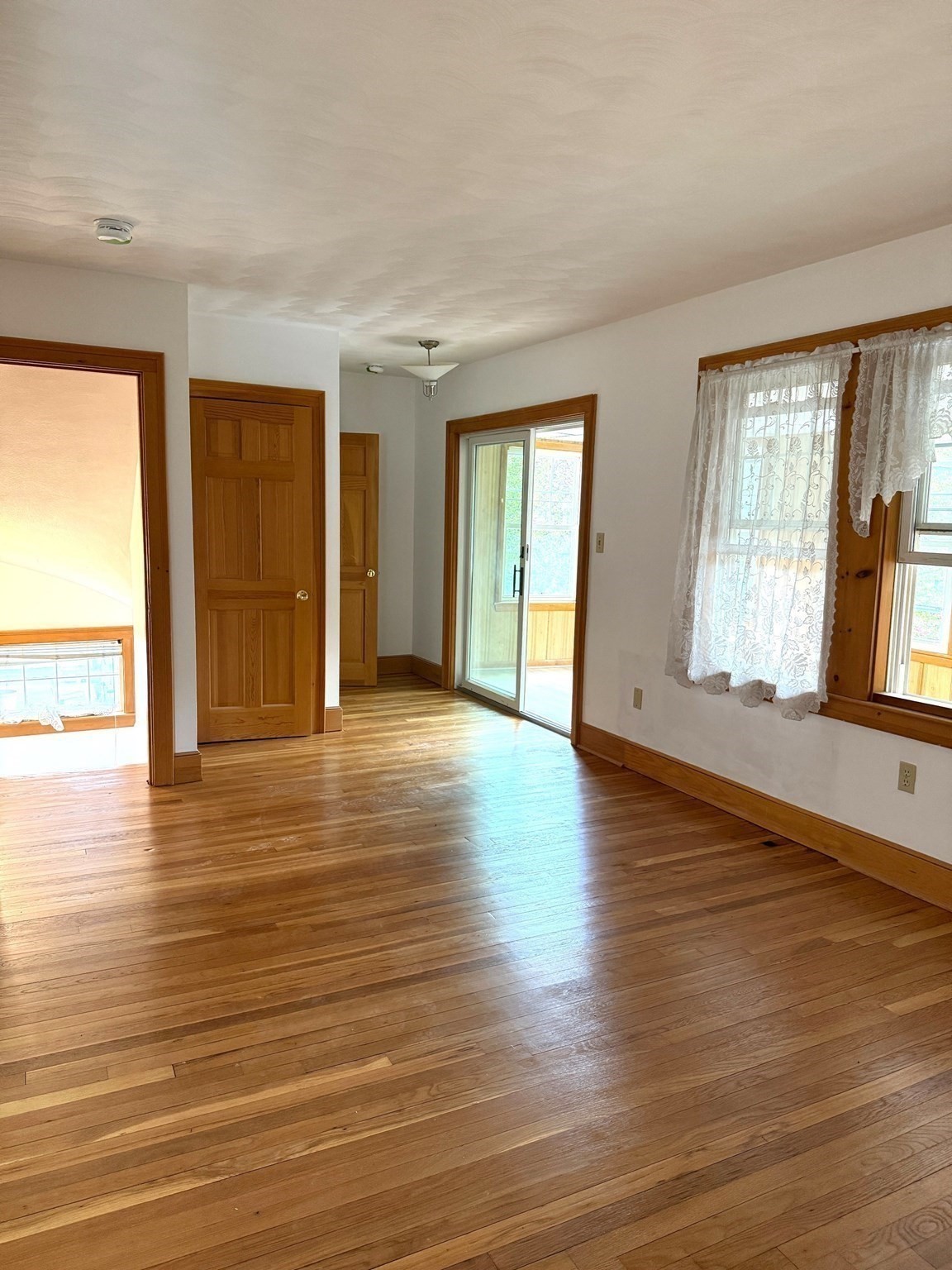 Photos of apartment on Rendall Pl.,Melrose MA 02176