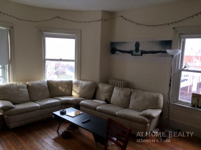 77 Thorndike St, Coolidge Corner