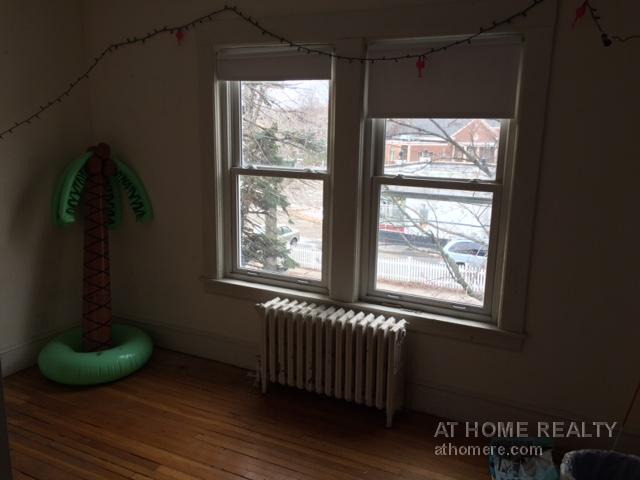 77 Thorndike St, Coolidge Corner