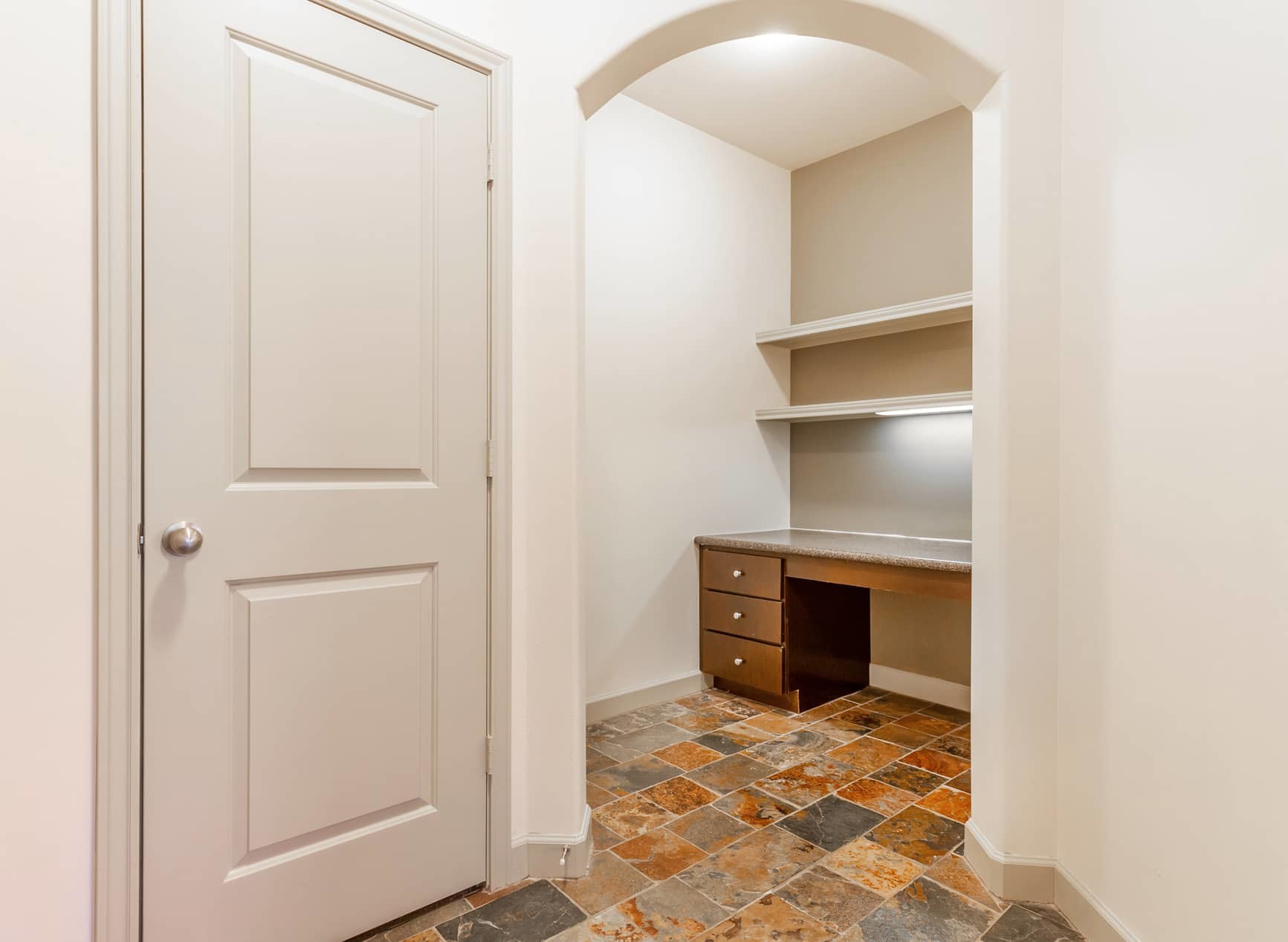 1 Ames Hill Dr, Tewksbury