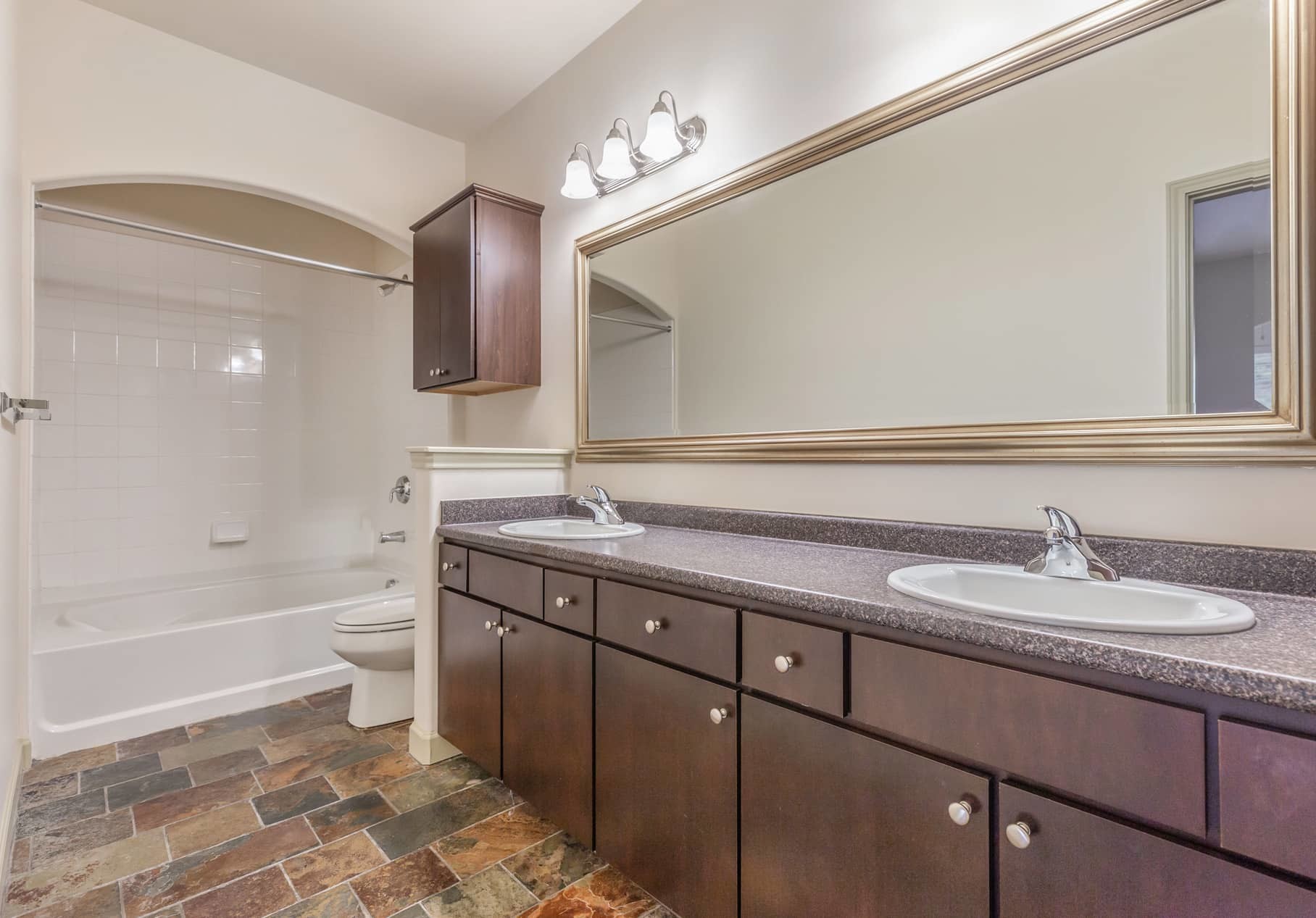 1 Ames Hill Dr, Tewksbury