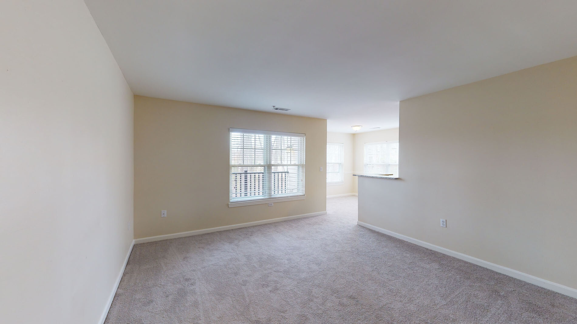 1 Inwood Dr, North Woburn