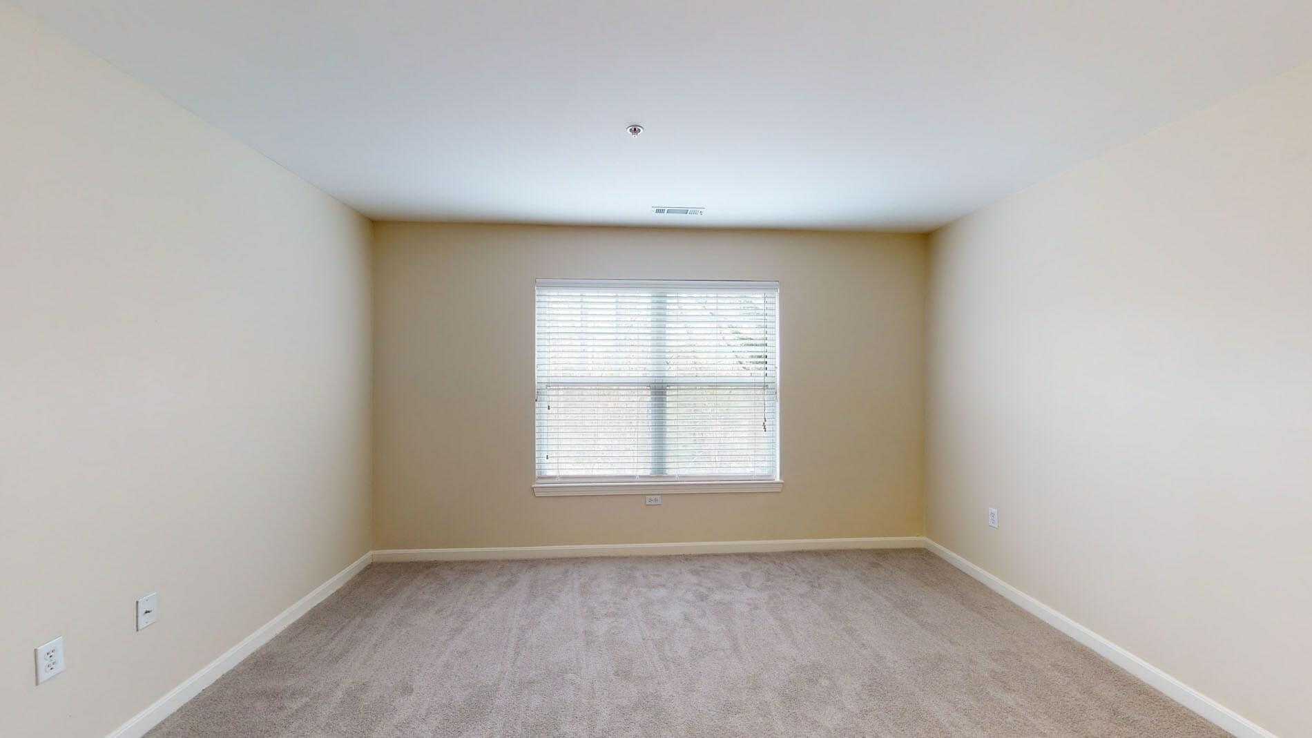 1 Inwood Dr, North Woburn