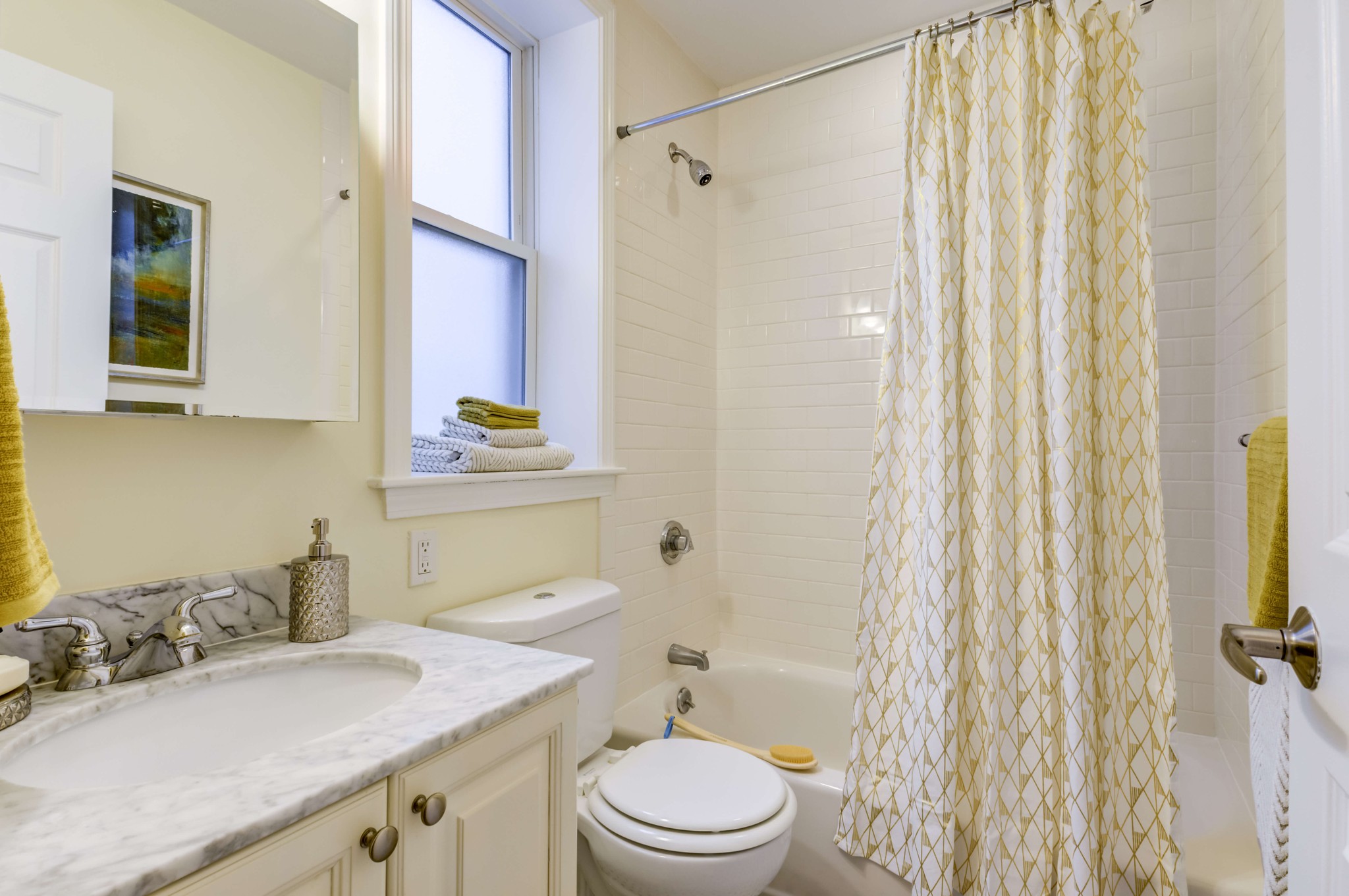 Photos of apartment on Massachusetts Ave.,Cambridge MA 02138