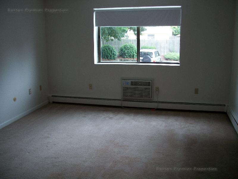 2 bed, 1 bath apartment for rent at 362 Centre St Unit 9, Quincy — photo 3 of 5