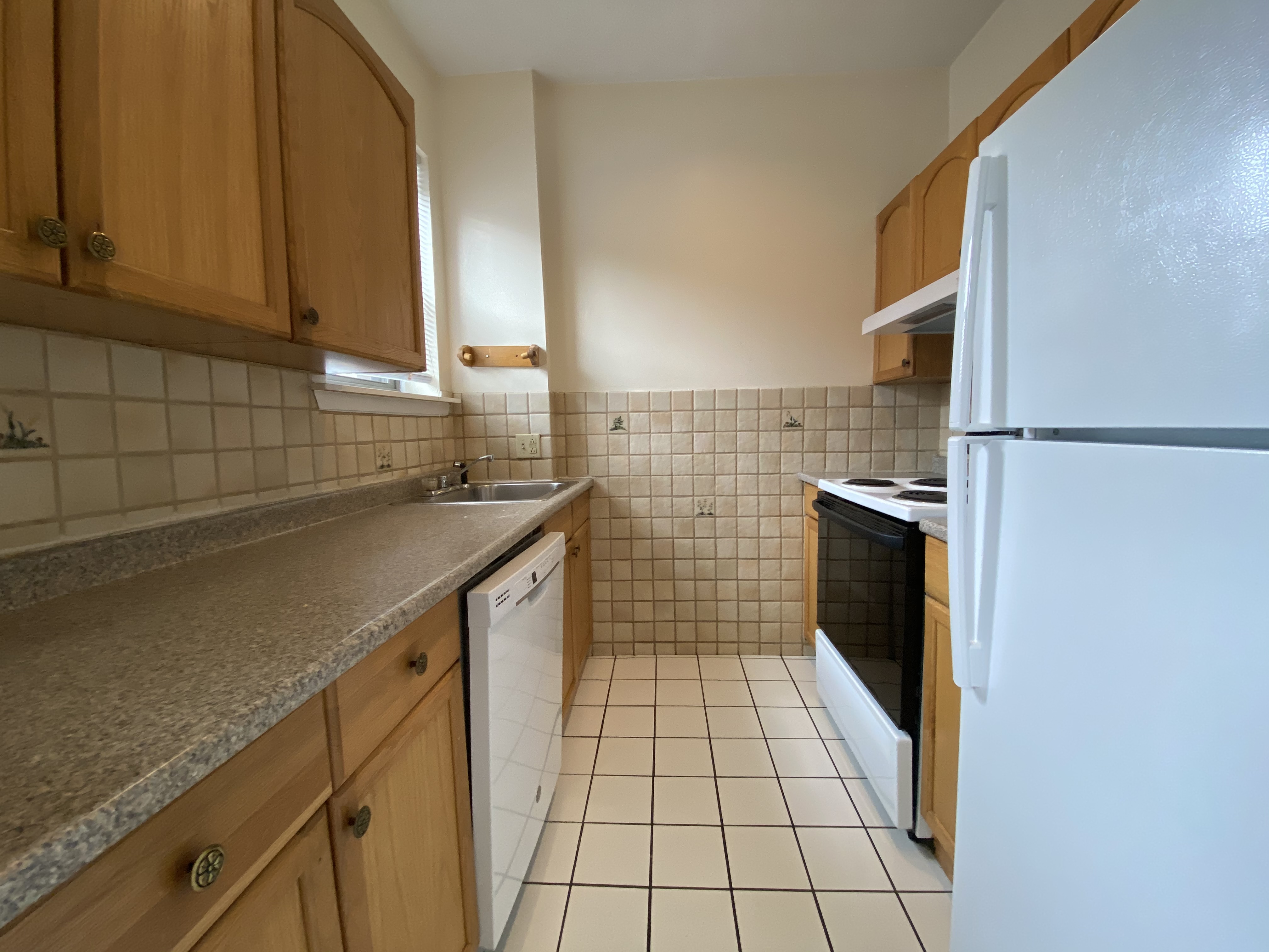 2 bed, 1.5 bath apartment for rent at 54 Gainsborough St Unit 2, Fenway — photo 7 of 10