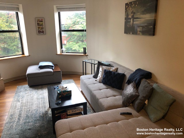 1 bed, 1 bath apartment for rent at 96 Gainsborough St Unit 202, Fenway