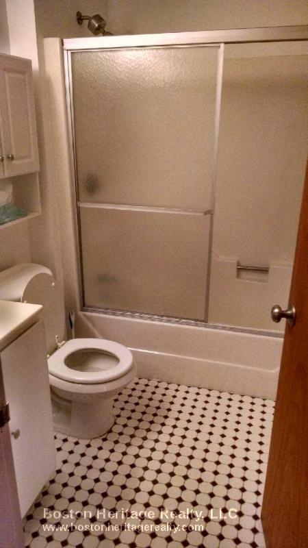2 bed, 1 bath apartment for rent at 87 Gainsborough St Unit 206, Fenway — photo 6 of 6