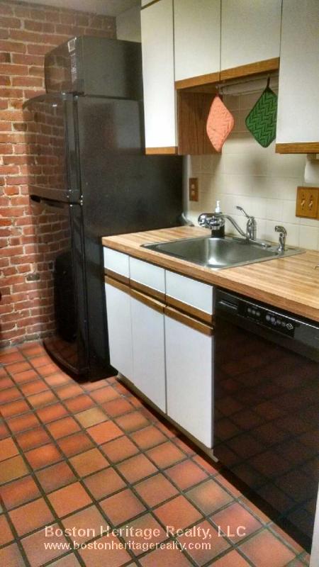 2 bed, 1 bath apartment for rent at 87 Gainsborough St Unit 206, Fenway — photo 4 of 6