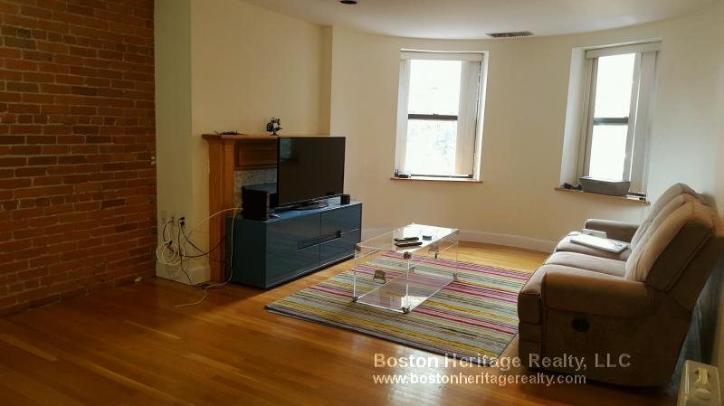 1 Bed, 1 Bath apartment in Boston, Fenway for $2,750