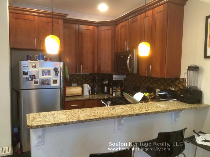 27 Saint Germain St, Fenway