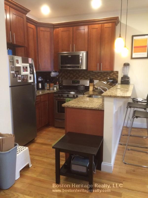 27 Saint Germain St, Fenway