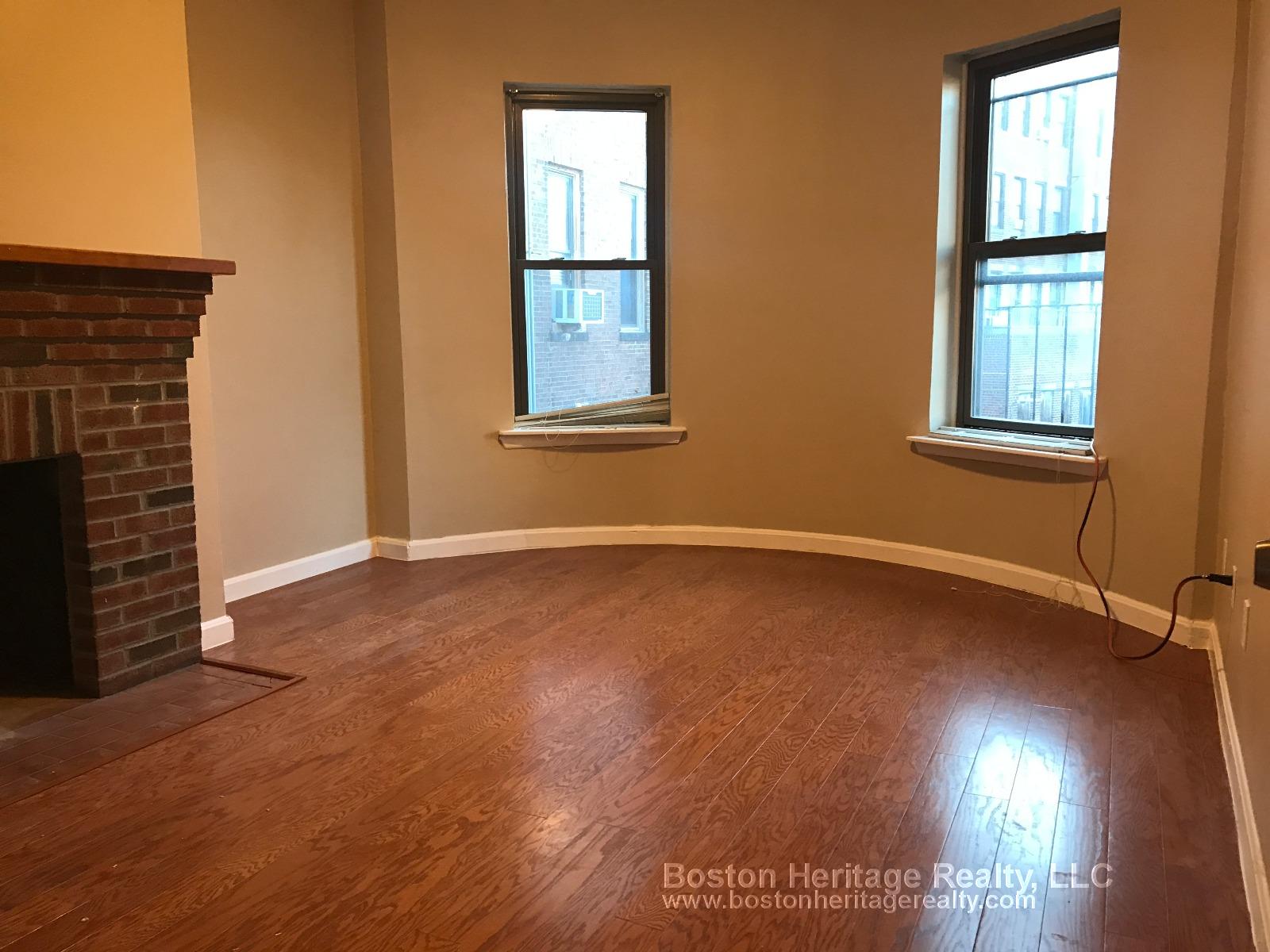 2 bed, 1 bath apartment for rent at 52 Gainsborough St Unit 1, Fenway — photo 8 of 10