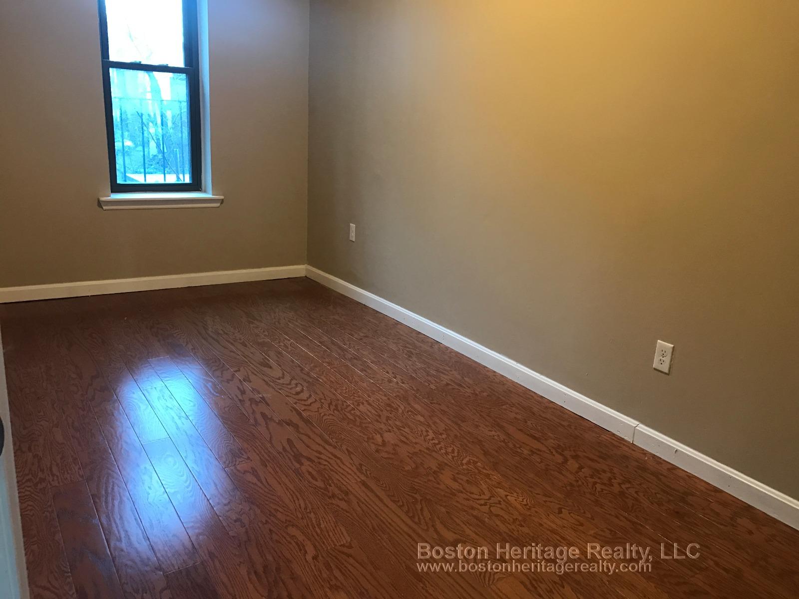 2 bed, 1 bath apartment for rent at 52 Gainsborough St Unit 1, Fenway — photo 9 of 10