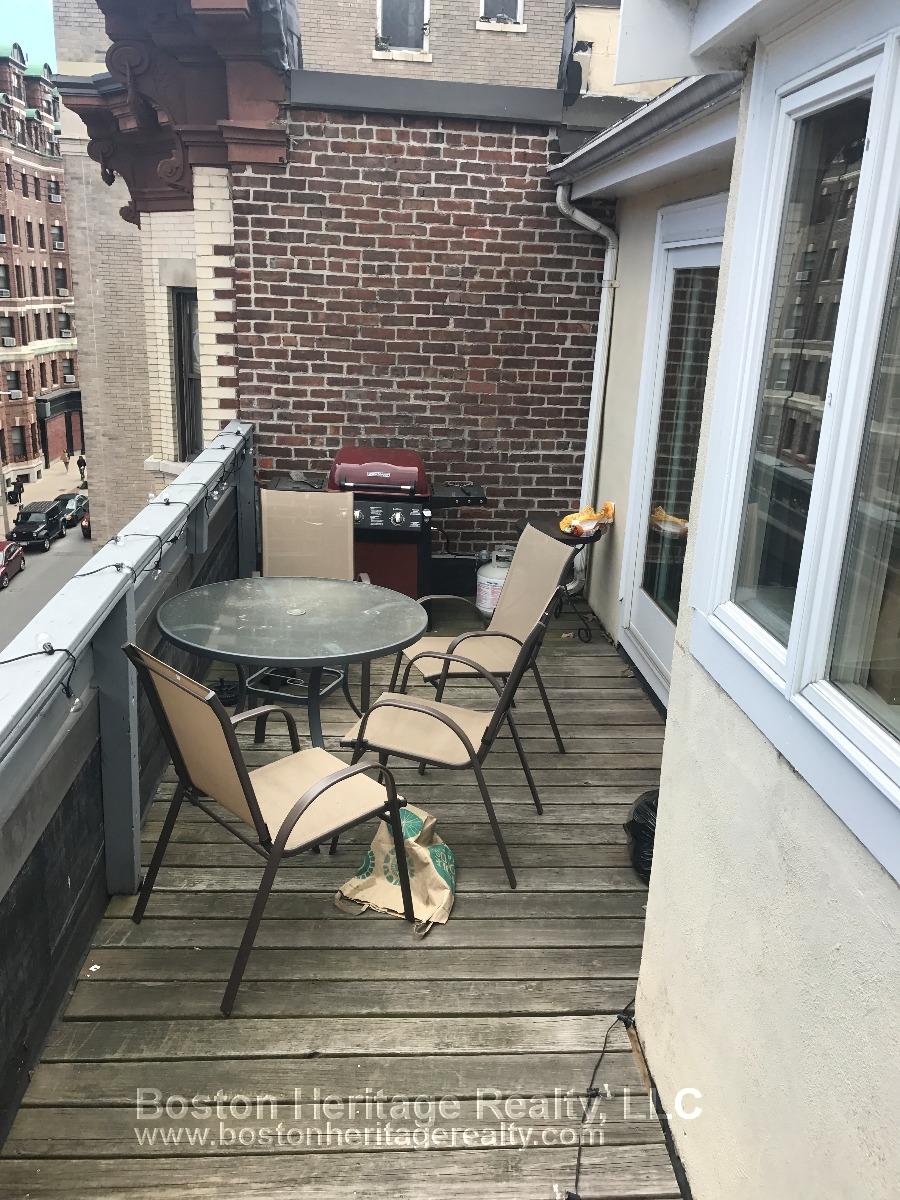 3 Beds, 2 Baths apartment in Boston, Fenway for $5,600