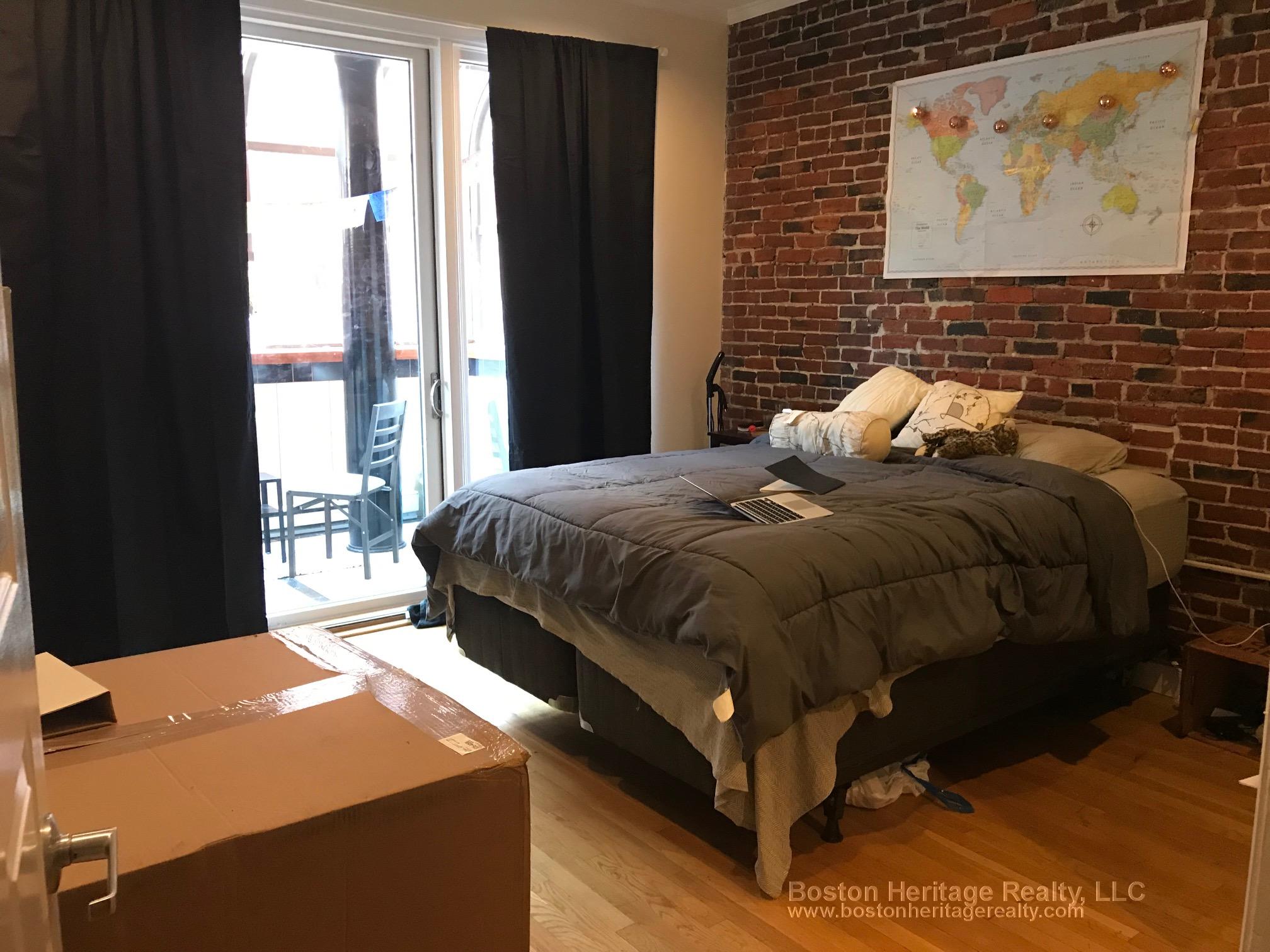 21 Symphony Rd, Fenway