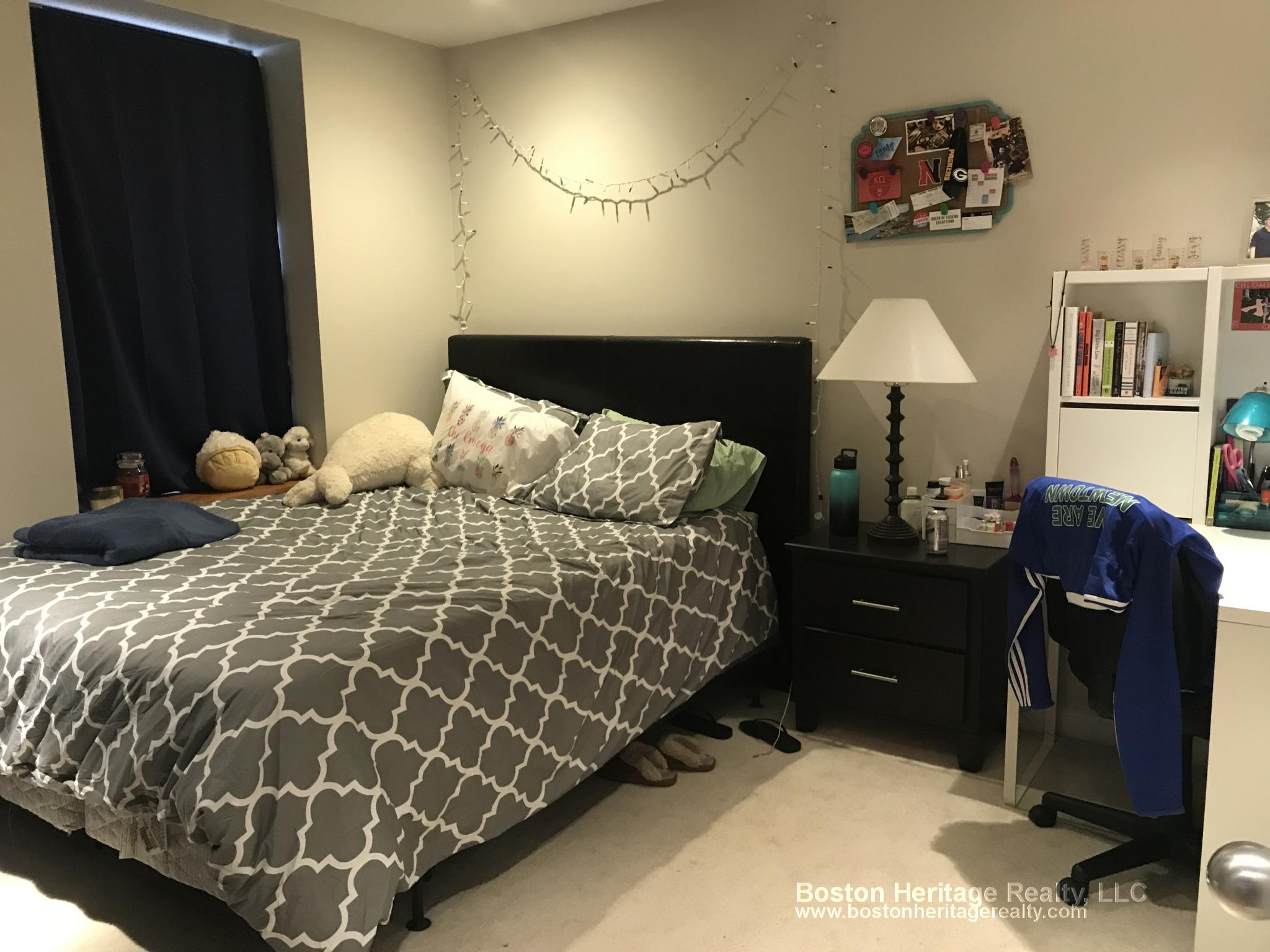 84 Gainsborough St, Fenway