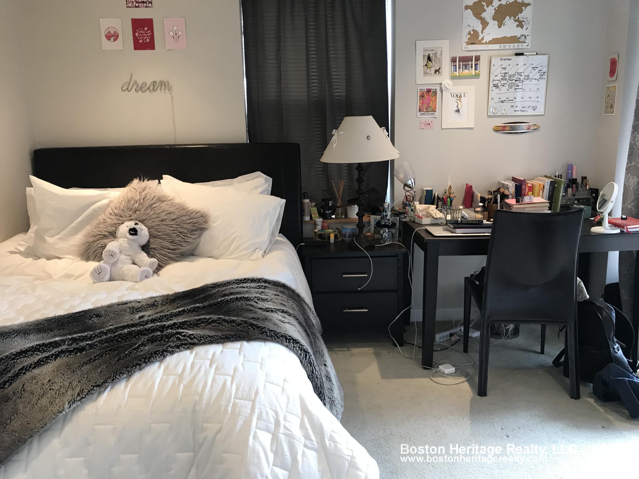 84 Gainsborough St, Fenway