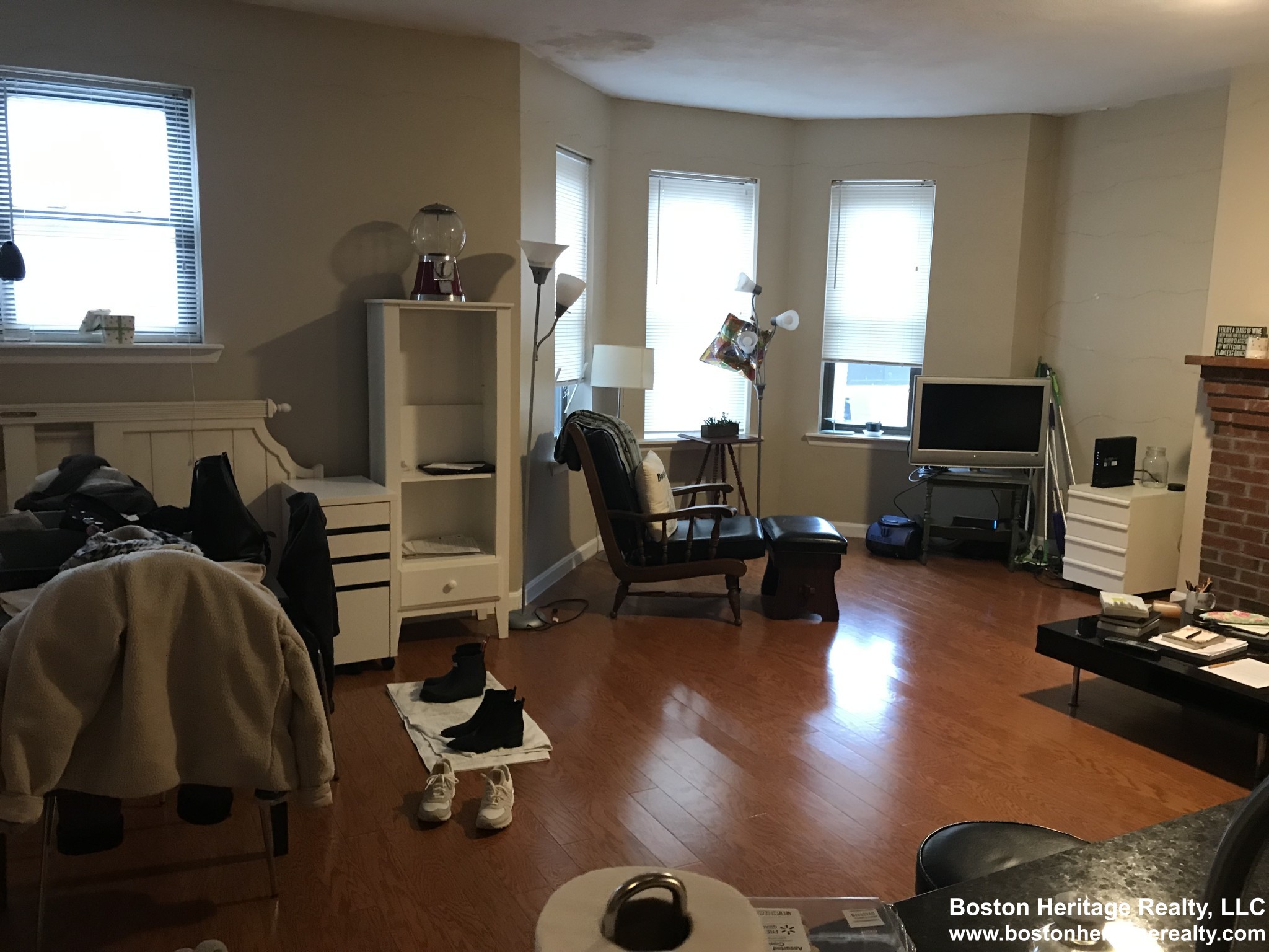 2 bed, 1 bath apartment for rent at 52 Gainsborough St Unit 1, Fenway — photo 4 of 10
