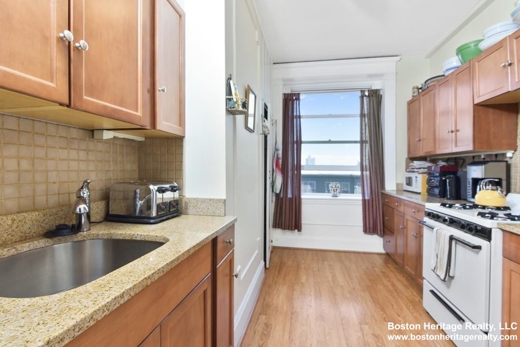 8 Garrison St, Back Bay