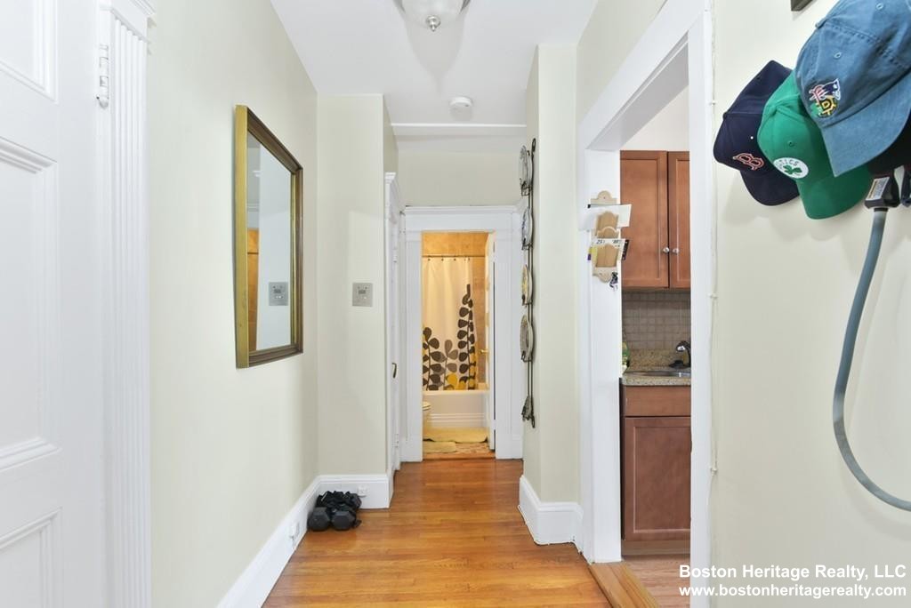 8 Garrison St, Back Bay