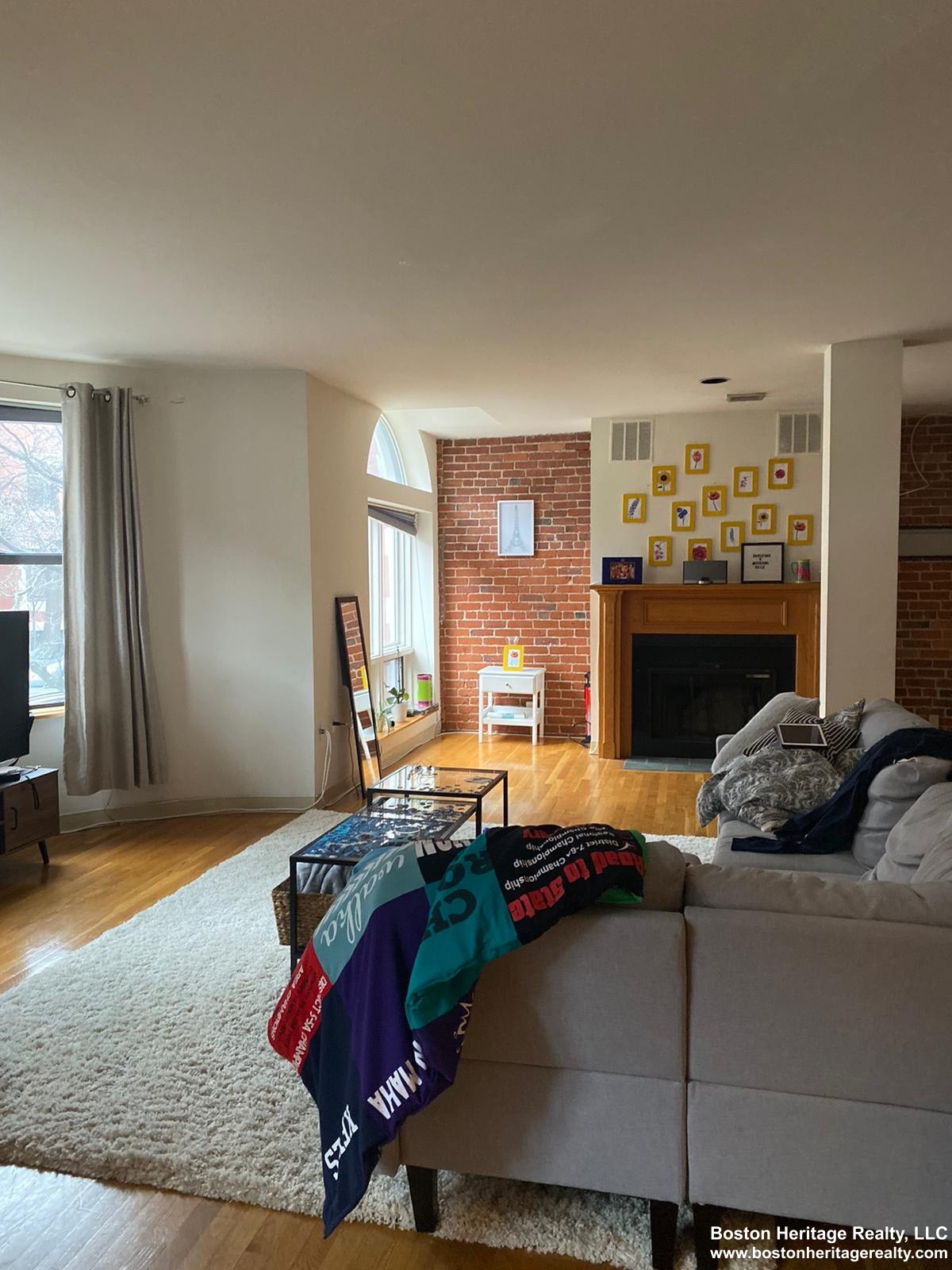 3 bed, 2 bath apartment for rent at 84 Gainsborough St Unit 103, Fenway — photo 3 of 19