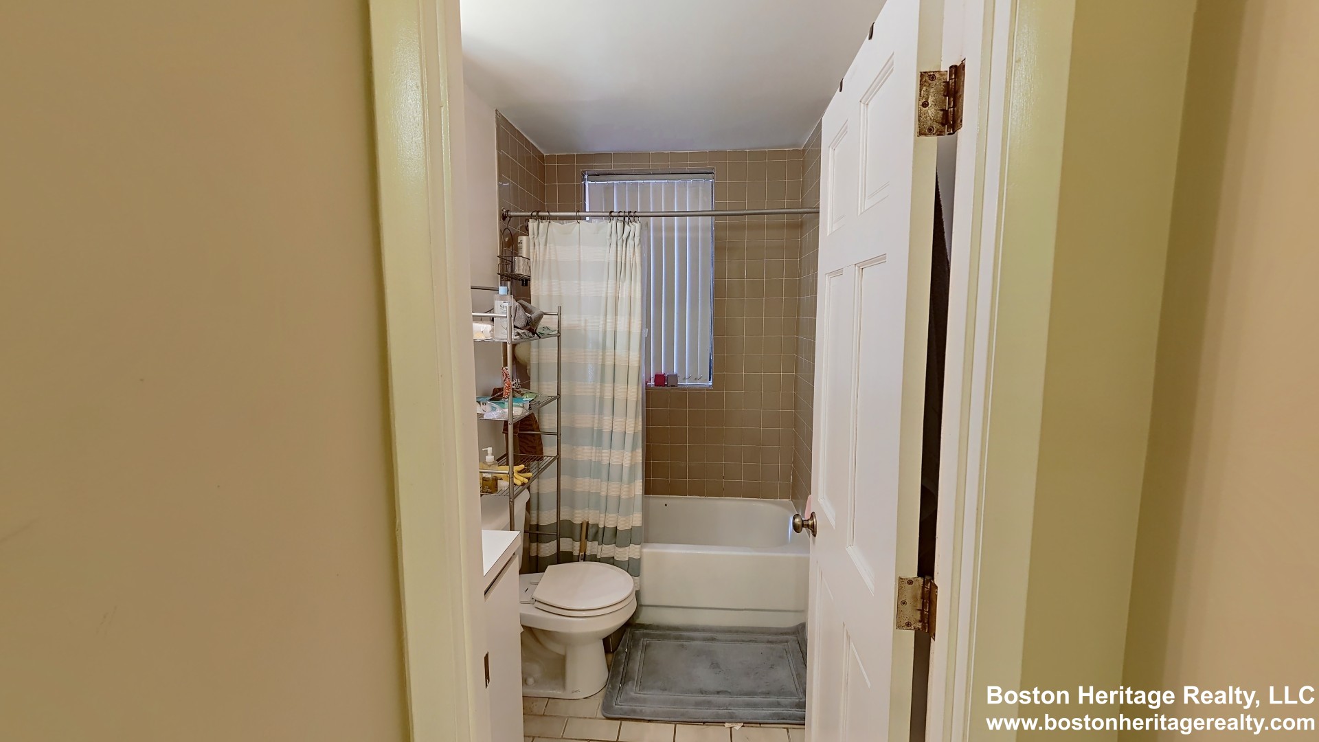 2 bed, 1 bath apartment for rent at 128 Hemenway St Unit 302, Fenway — photo 9 of 10