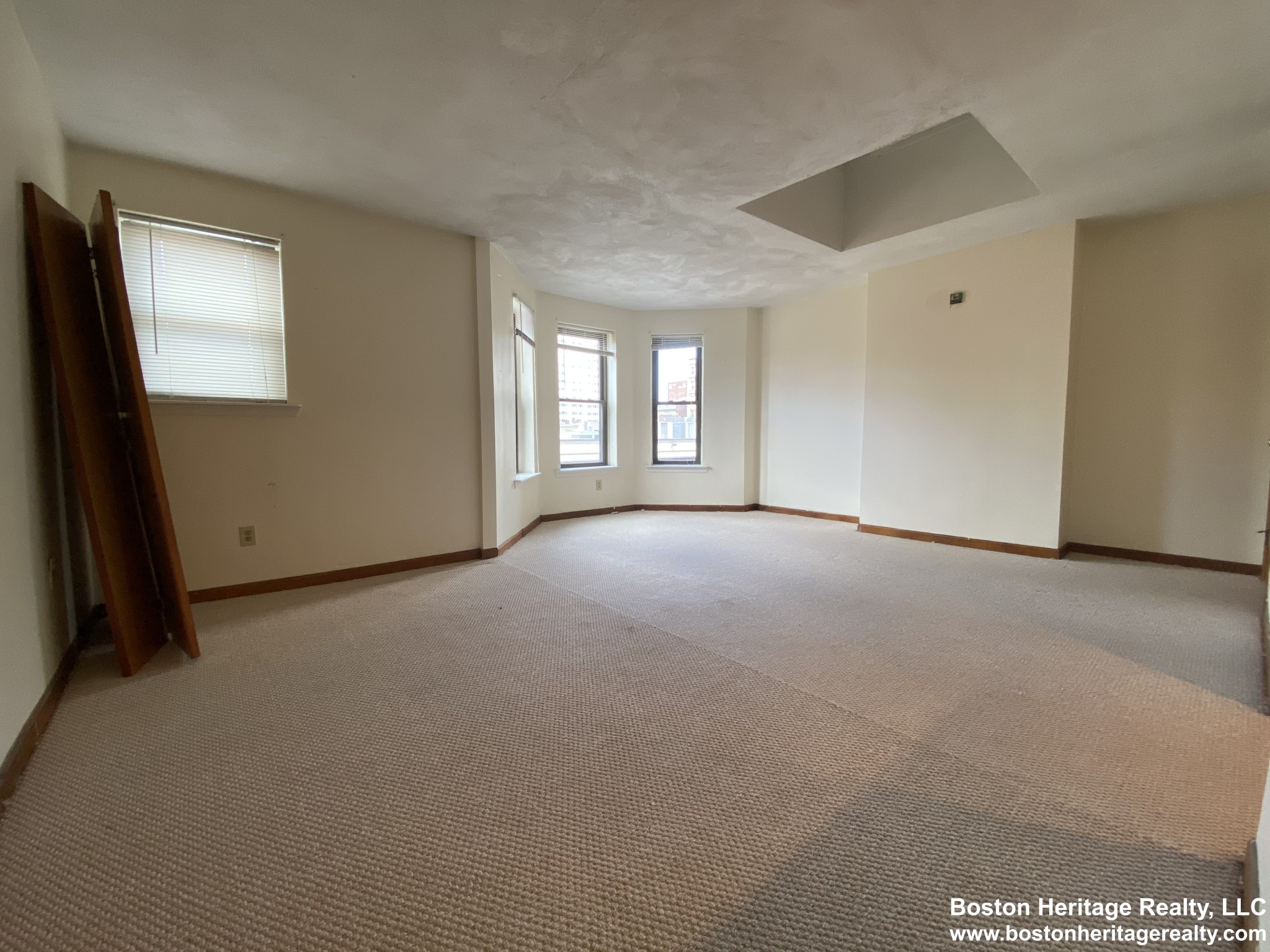 52 Gainsborough St, Fenway