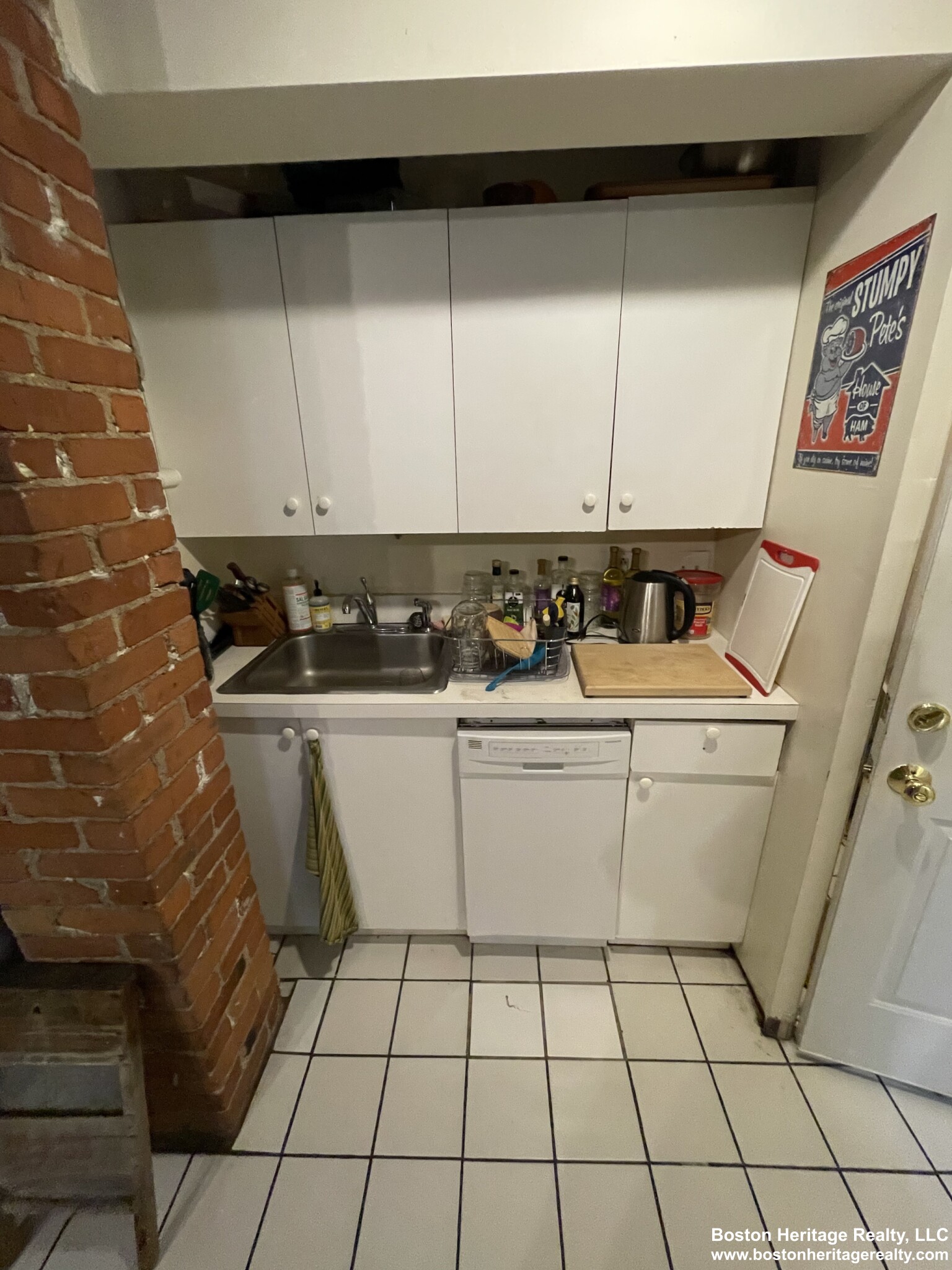 2 bed, 1 bath apartment for rent at 46 Saint Stephen St Unit 1, Fenway — photo 2 of 11