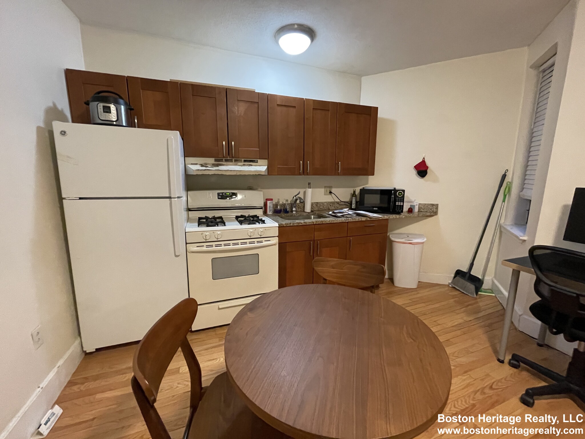 54 Burbank St, Fenway