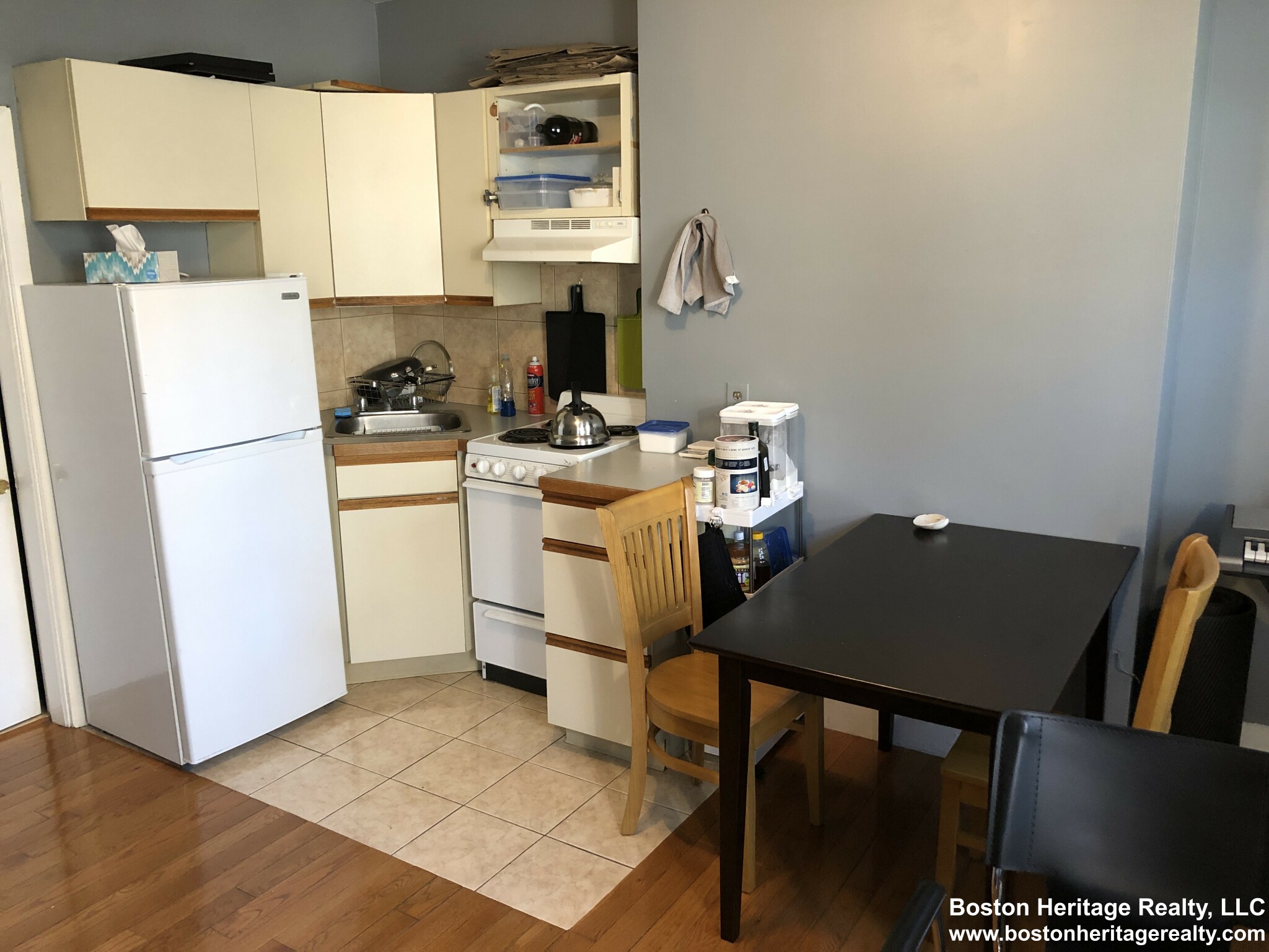 Top Floor 1 Bed on Symphony Rd.