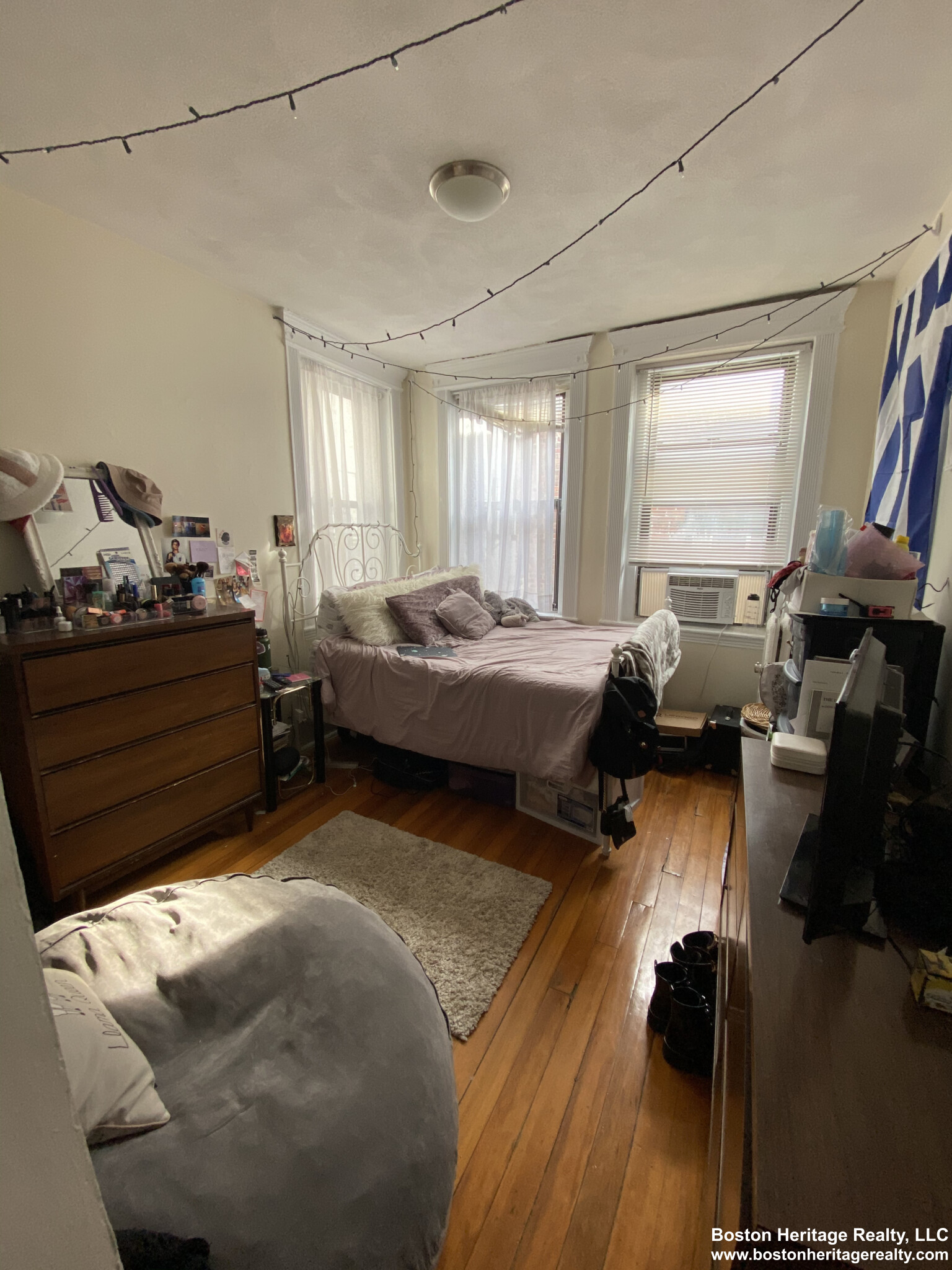 54 Burbank St, Fenway