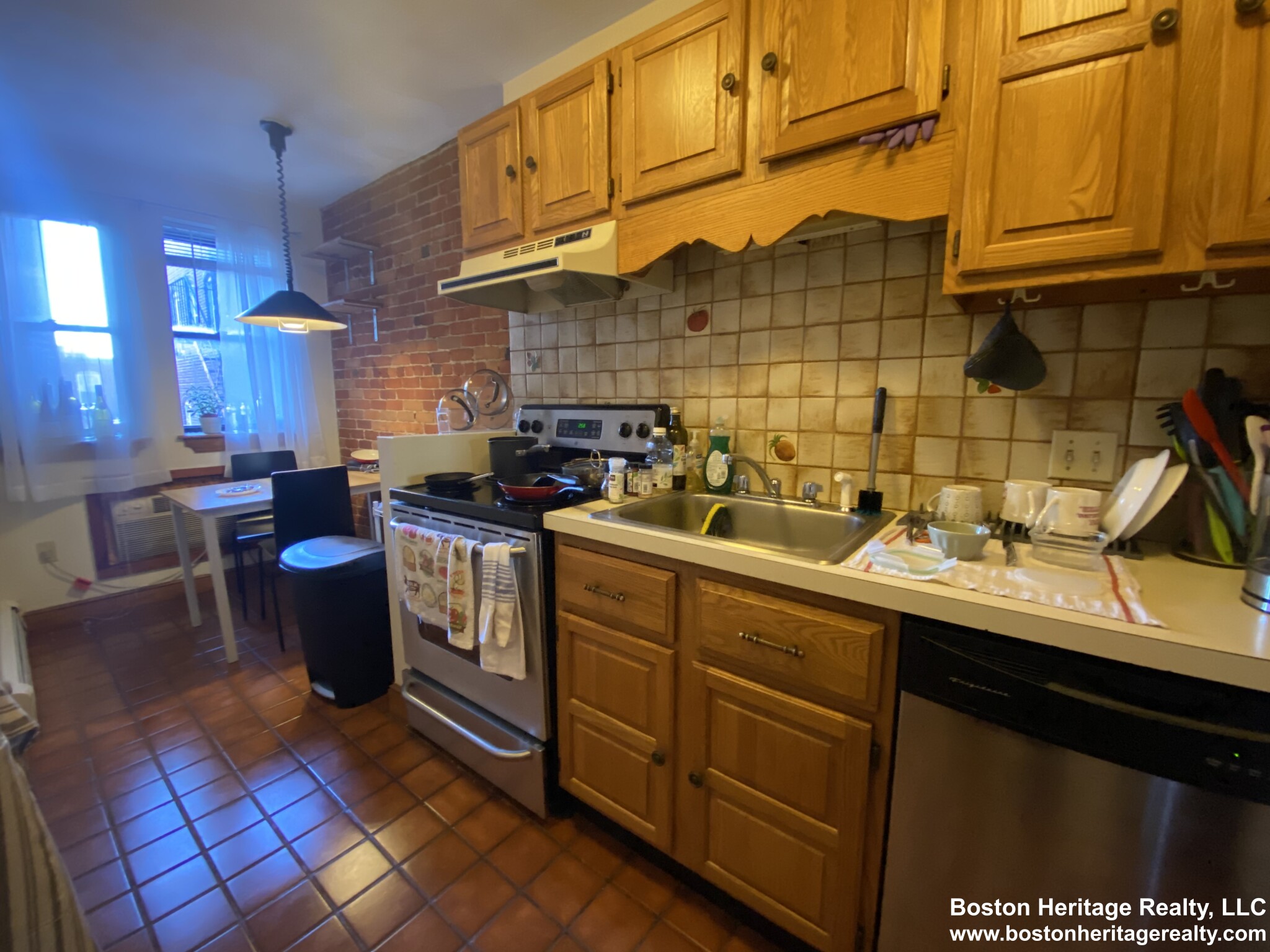 2 bed, 1 bath apartment for rent at 14 Westland Ave Unit 4, Fenway — photo 5 of 8