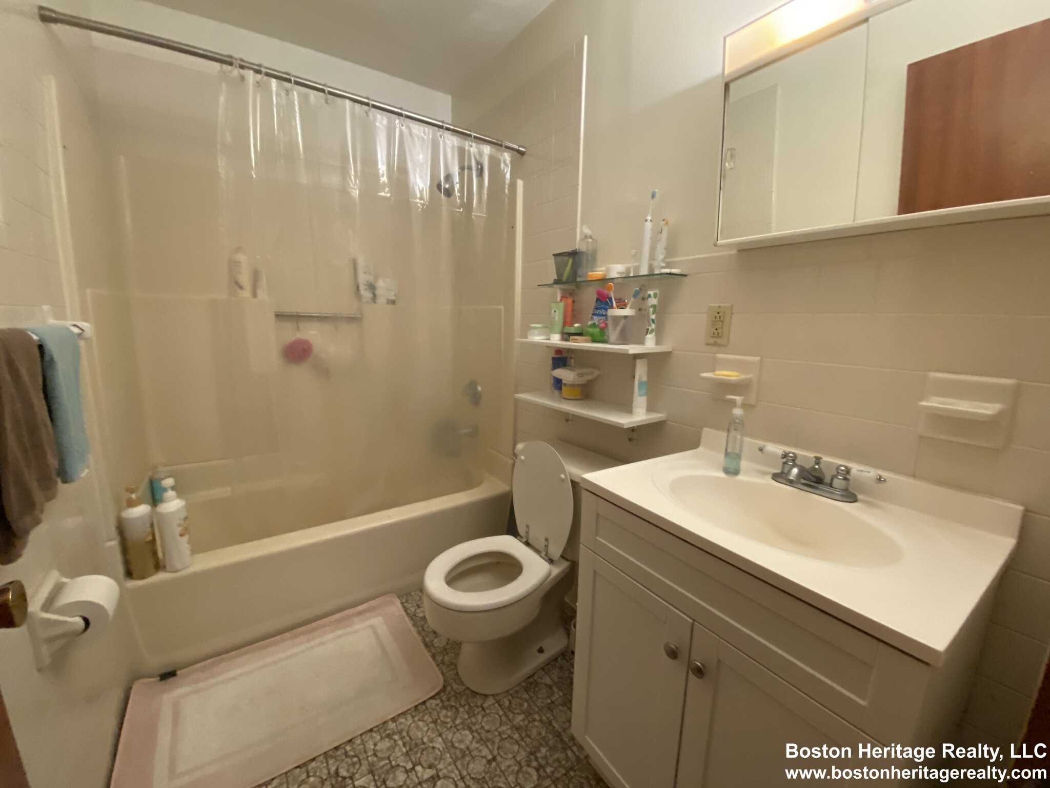 2 bed, 1 bath apartment for rent at 14 Westland Ave Unit 4, Fenway — photo 8 of 8