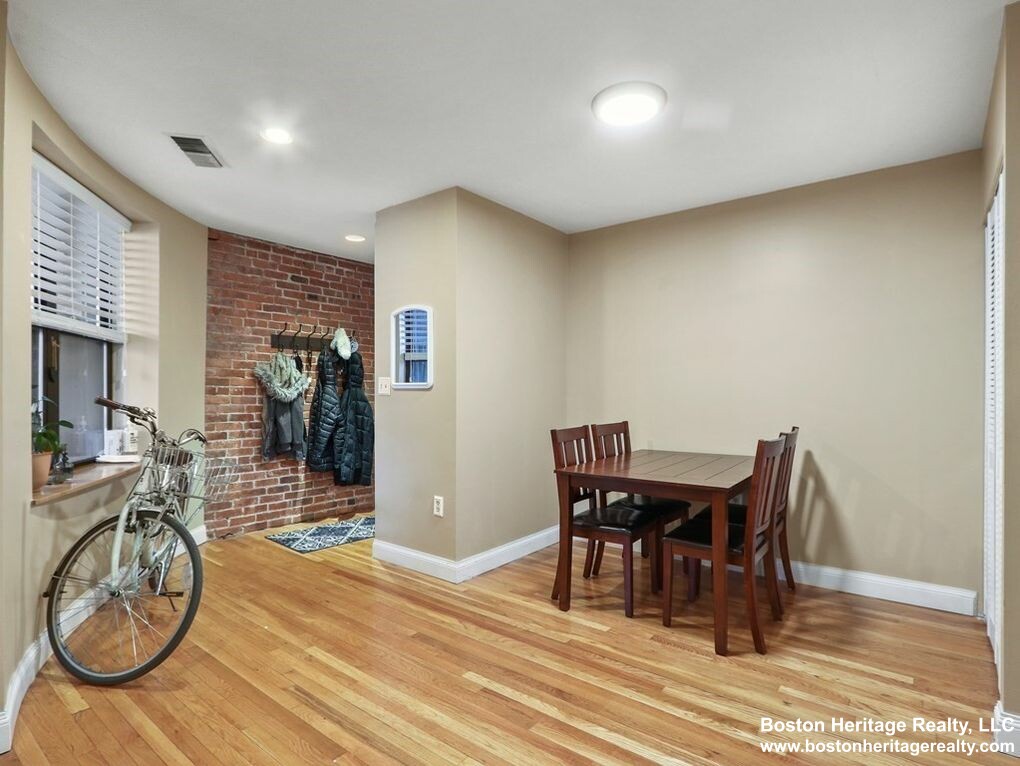 2 bed, 1 bath apartment for rent at 79 Gainsborough St Unit 205, Fenway — photo 4 of 10