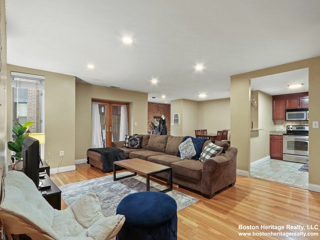 2 bed, 1 bath apartment for rent at 79 Gainsborough St Unit 205, Fenway — photo 1 of 10