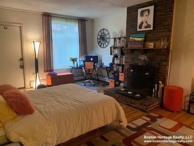 Studio bed, 1 bath apartment for rent at 240 Marlborough St Unit B, Back Bay — photo 2 of 15