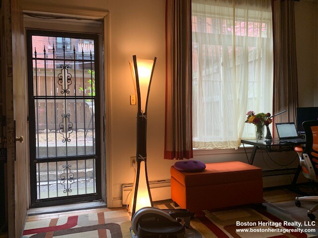 Studio bed, 1 bath apartment for rent at 240 Marlborough St Unit B, Back Bay — photo 13 of 15