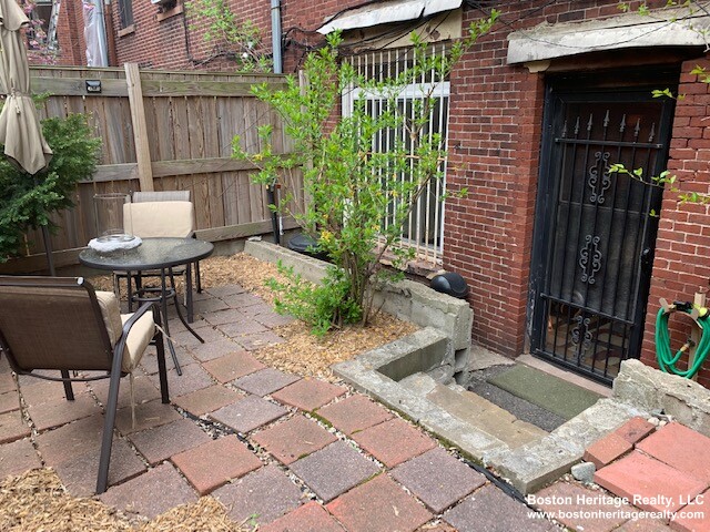 Studio bed, 1 bath apartment for rent at 240 Marlborough St Unit B, Back Bay — photo 14 of 15