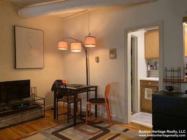Studio bed, 1 bath apartment for rent at 240 Marlborough St Unit B, Back Bay — photo 5 of 15