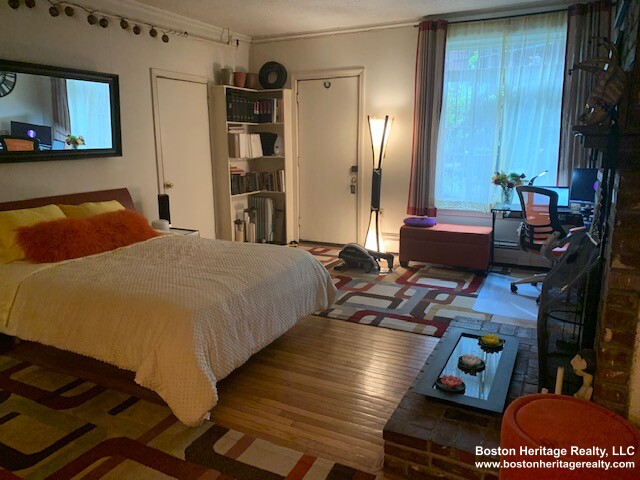Studio bed, 1 bath apartment for rent at 240 Marlborough St Unit B, Back Bay — photo 1 of 15
