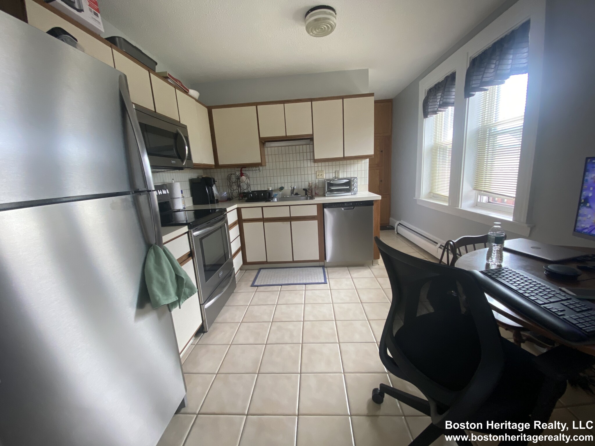 1 bed, 1 bath apartment for rent at 128 Hemenway St Unit 401, Fenway — photo 2 of 4
